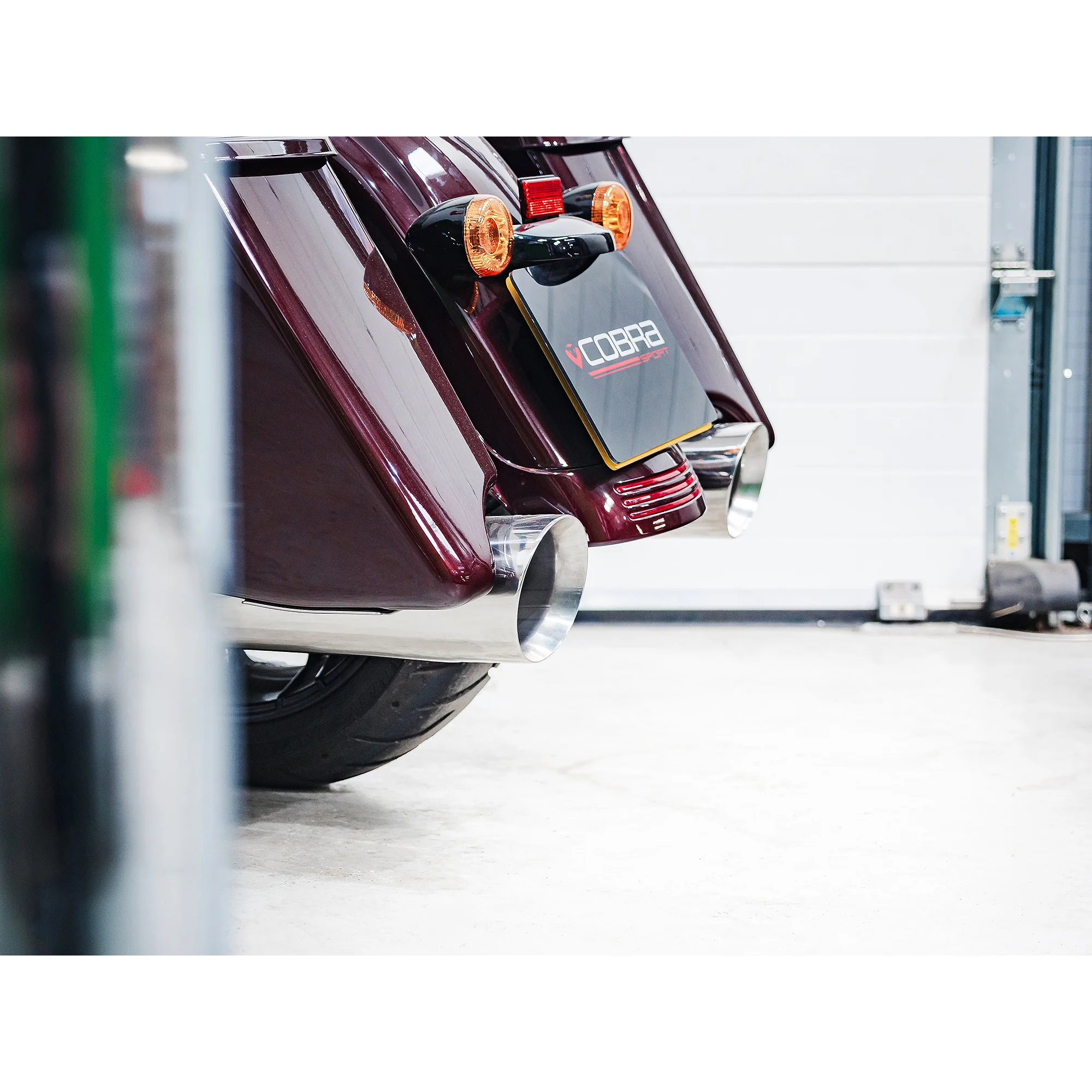 Harley-Davidson Touring Slash Cut Performance Slip-on Tailpipes - Image 8