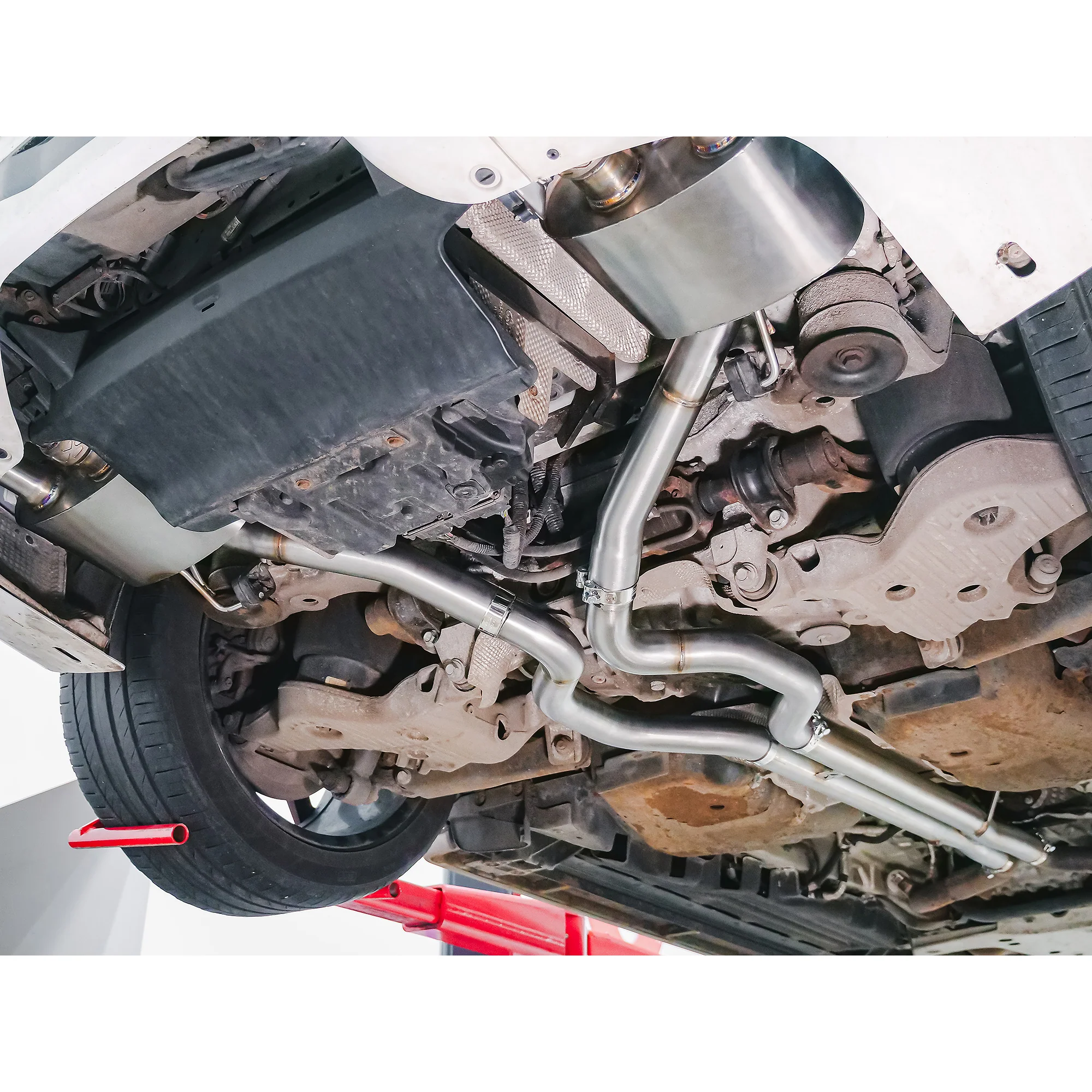 Range Rover Sport SVR (18-22) Valved Cat Back Performance Exhaust - Image 4